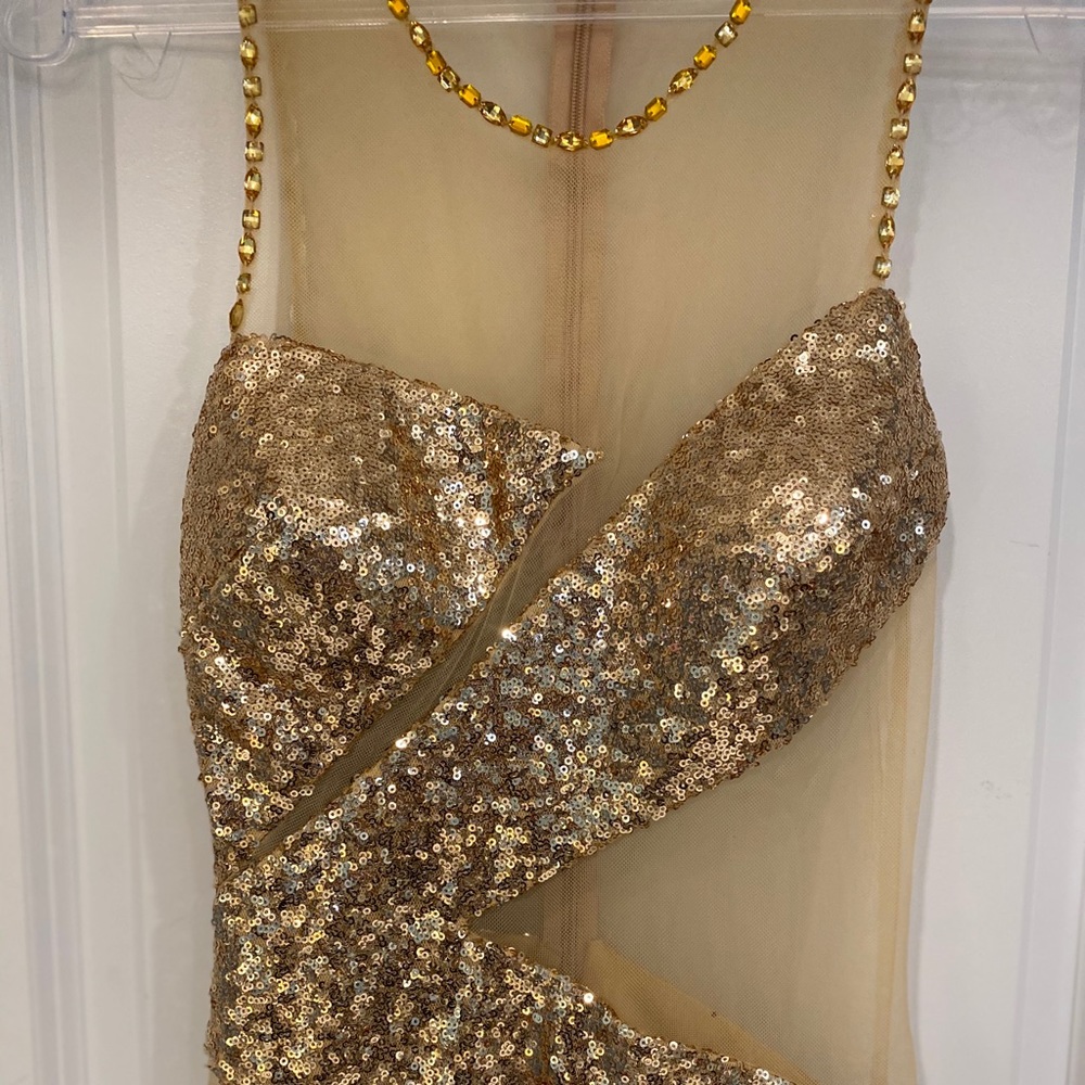 Beautiful, gold sequin prom dress! Size 0. Perfect for PROM!